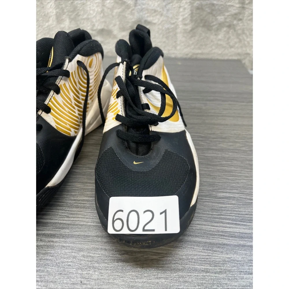 Nike Team Hustle D 9 Kids Basketball Shoes Black‎ Gold White Size 5Y Streetwear